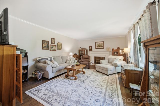 455 Heathcote Drive, Statesville, NC 28677
