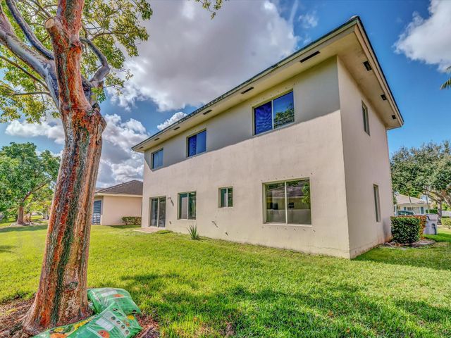 308 NW 17th Ter, Pompano Beach, FL 33069