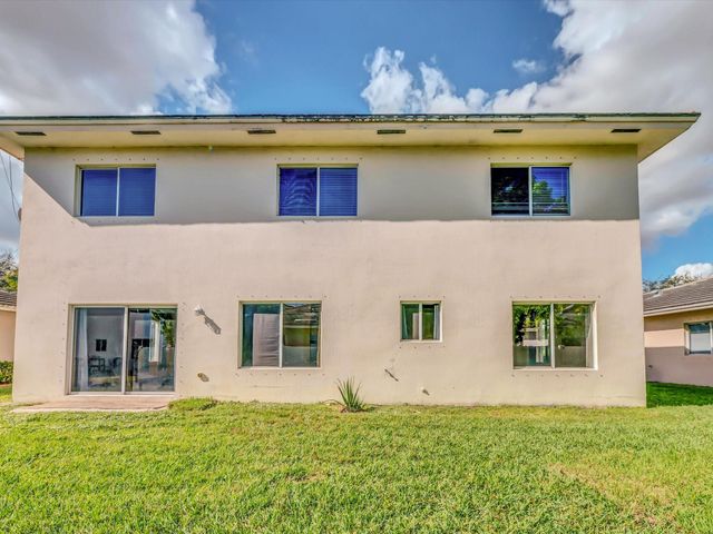 308 NW 17th Ter, Pompano Beach, FL 33069