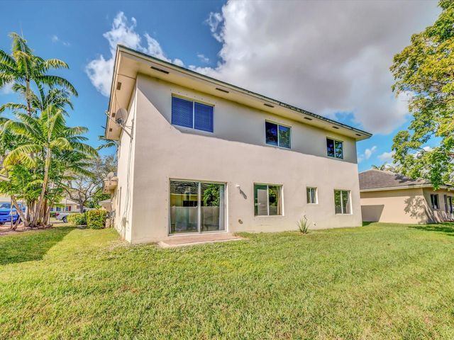 308 NW 17th Ter, Pompano Beach, FL 33069