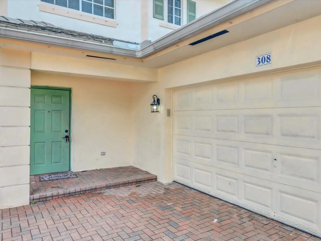 308 NW 17th Ter, Pompano Beach, FL 33069