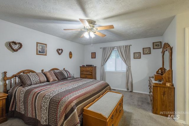 703 N Dover Crt, Nampa, ID 83651