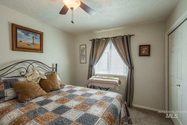 703 N Dover Crt, Nampa, ID 83651