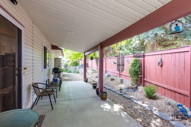 703 N Dover Crt, Nampa, ID 83651