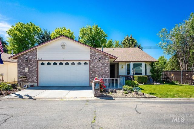 703 N Dover Crt, Nampa, ID 83651