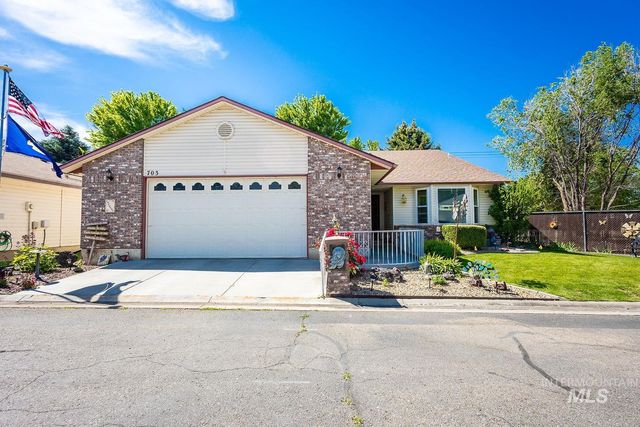 703 N Dover Crt, Nampa, ID 83651