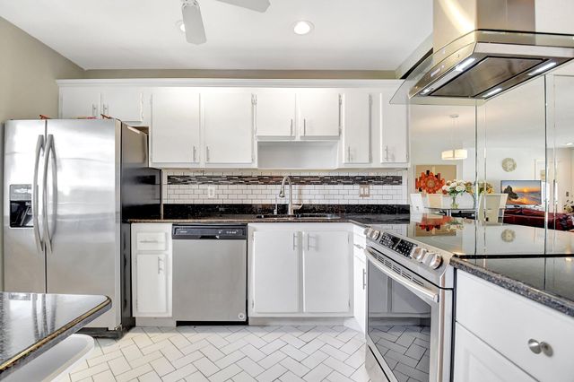 4070 Tivoli Ct 307, Lake Worth, FL 33467