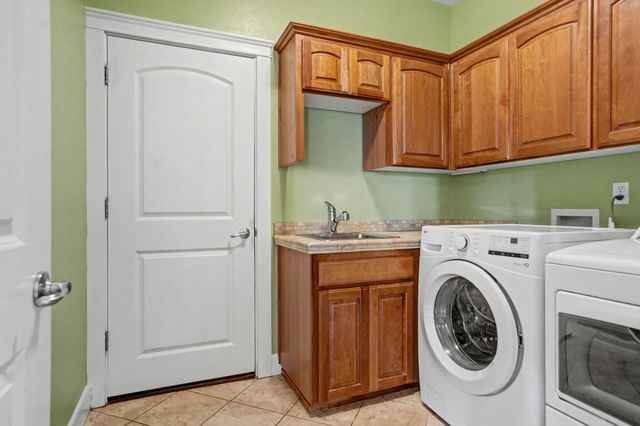 5685 Crossler Court S, Salem, OR 97306