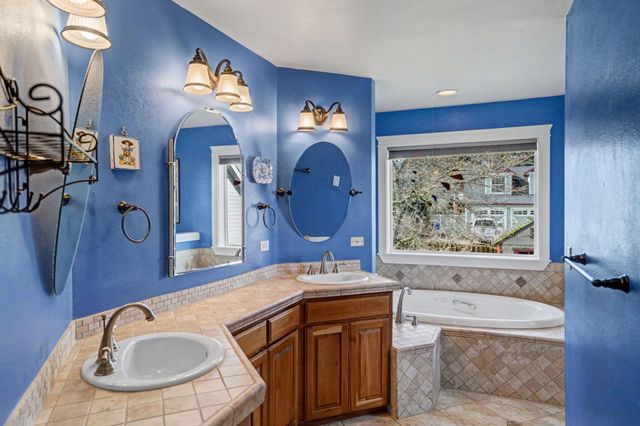 5685 Crossler Court S, Salem, OR 97306