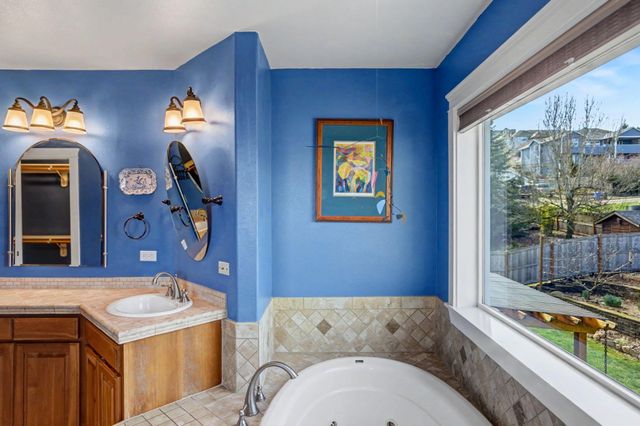 5685 Crossler Court S, Salem, OR 97306