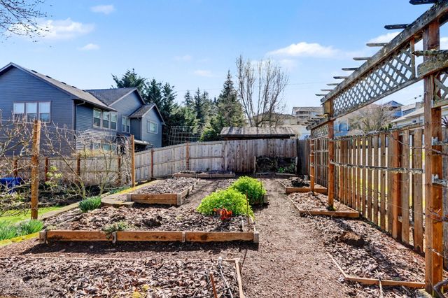 5685 Crossler Court S, Salem, OR 97306