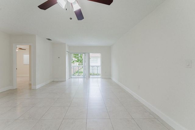 201 SW 7TH Street 9, Boca Raton, FL 33432