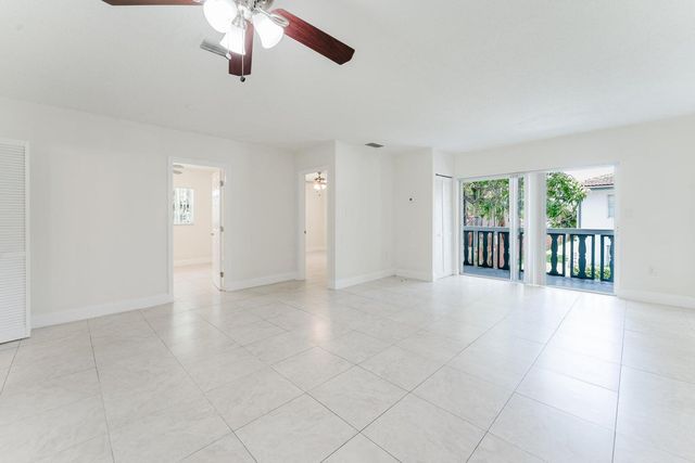 201 SW 7TH Street 9, Boca Raton, FL 33432