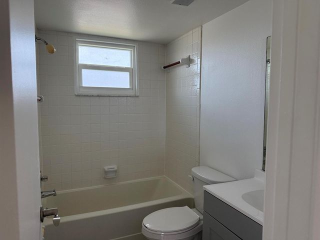 1536 SE Royal Green 201, Port St. Lucie, FL 34952