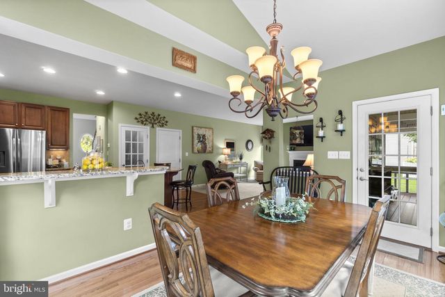 8711 FAIRWAY CT, Seven Valleys, PA 17360