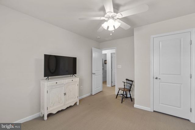 8711 FAIRWAY CT, Seven Valleys, PA 17360