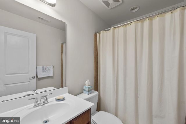 8711 FAIRWAY CT, Seven Valleys, PA 17360
