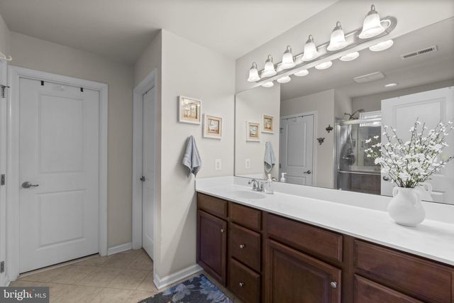 8711 FAIRWAY CT, Seven Valleys, PA 17360