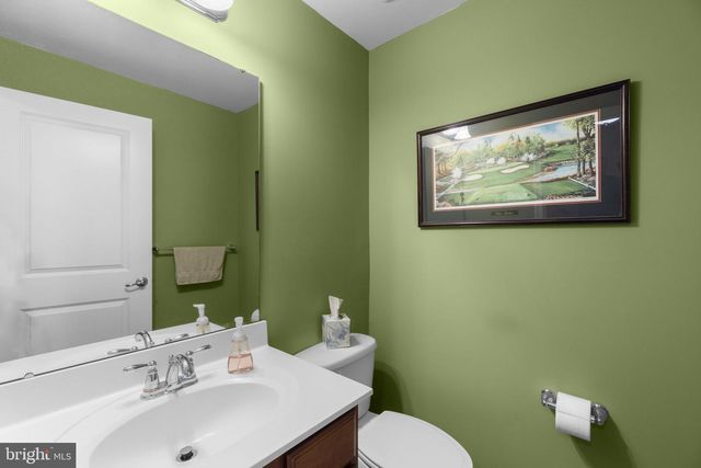 8711 FAIRWAY CT, Seven Valleys, PA 17360