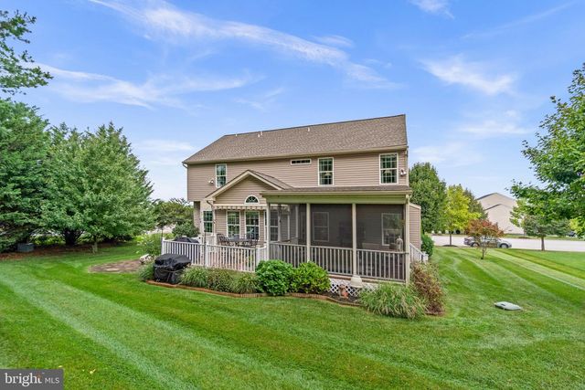 8711 FAIRWAY CT, Seven Valleys, PA 17360