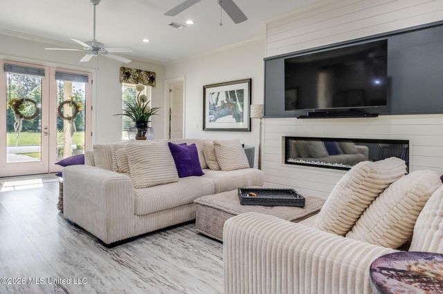 122 Seaside Oaks Drive, Pass Christian, MS 39571
