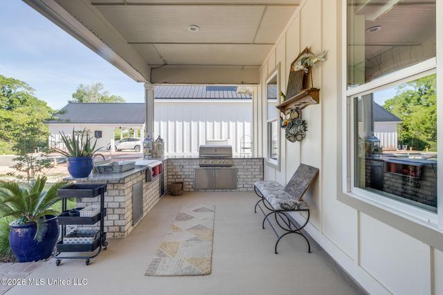 122 Seaside Oaks Drive, Pass Christian, MS 39571