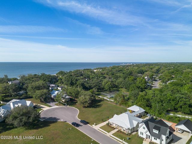 122 Seaside Oaks Drive, Pass Christian, MS 39571