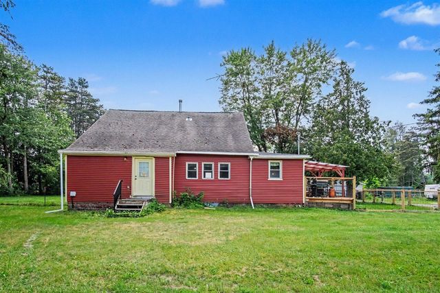 11539 Apple Avenue, Ravenna, MI 49451