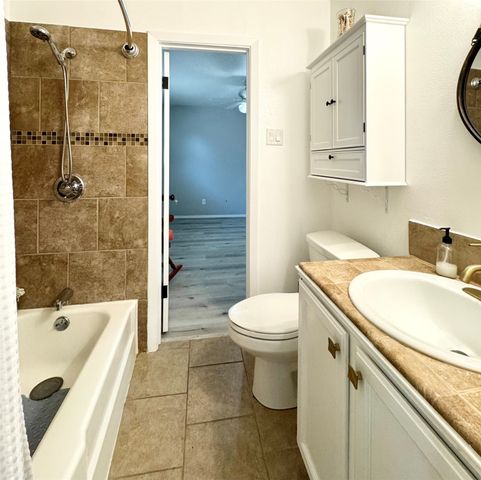 901 Gregory Avenue, Bedford, TX 76022