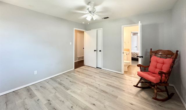 901 Gregory Avenue, Bedford, TX 76022