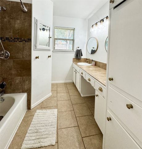 901 Gregory Avenue, Bedford, TX 76022