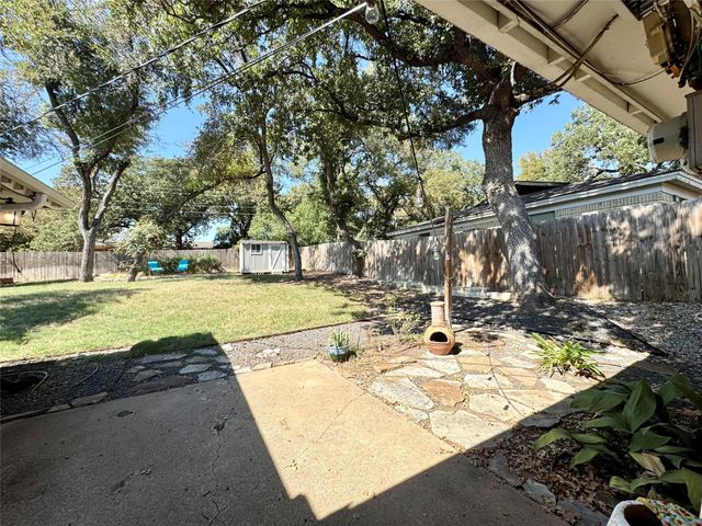 901 Gregory Avenue, Bedford, TX 76022