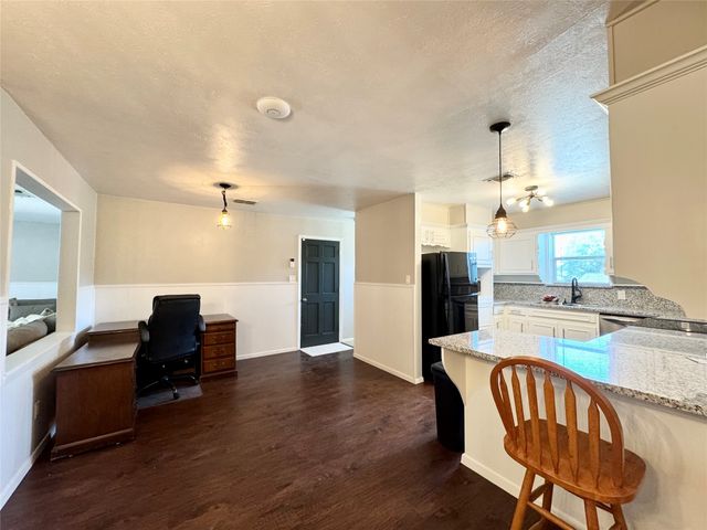 901 Gregory Avenue, Bedford, TX 76022