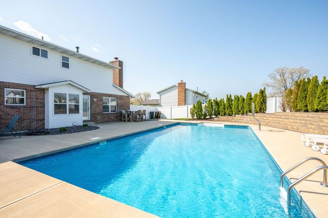 4888 Meadow Vista Court, Liberty Twp, OH 45011