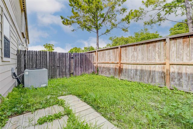 8115 Barnes Ridge Lane, Houston, TX 77072