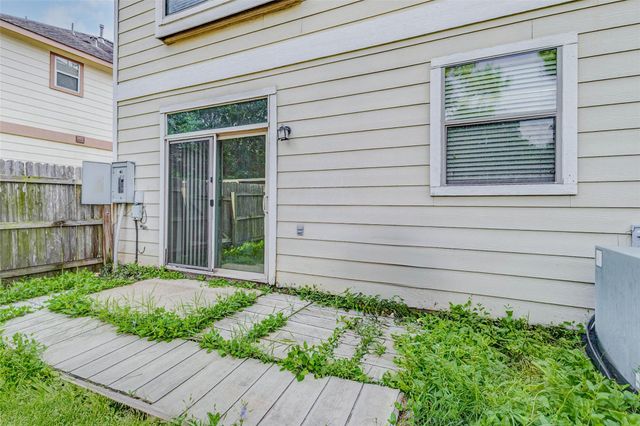 8115 Barnes Ridge Lane, Houston, TX 77072