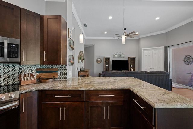 8488 Beaconhill Road, Palm Beach Gardens, FL 33410
