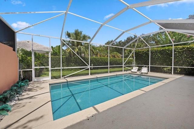 8488 Beaconhill Road, Palm Beach Gardens, FL 33410