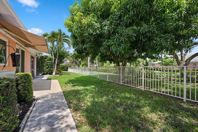 8488 Beaconhill Road, Palm Beach Gardens, FL 33410