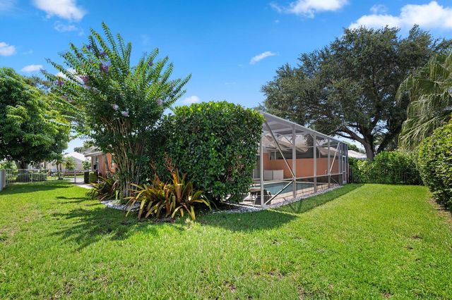 8488 Beaconhill Road, Palm Beach Gardens, FL 33410