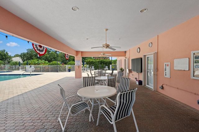 8488 Beaconhill Road, Palm Beach Gardens, FL 33410