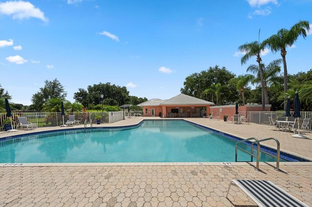 8488 Beaconhill Road, Palm Beach Gardens, FL 33410