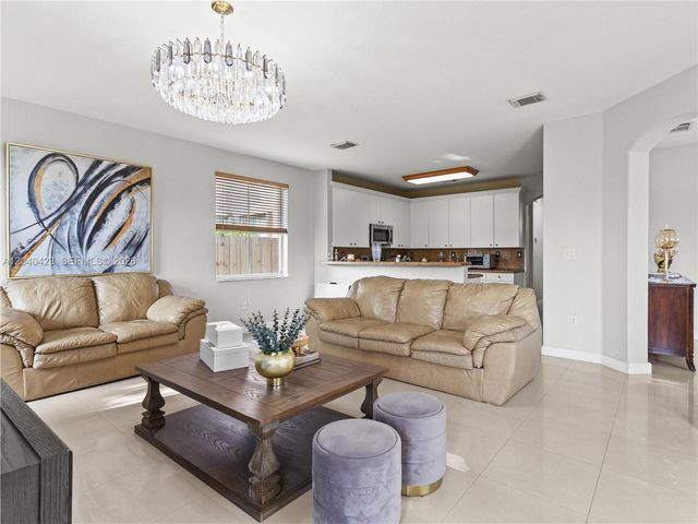 8542 NW 111th Court, Doral, FL 33178