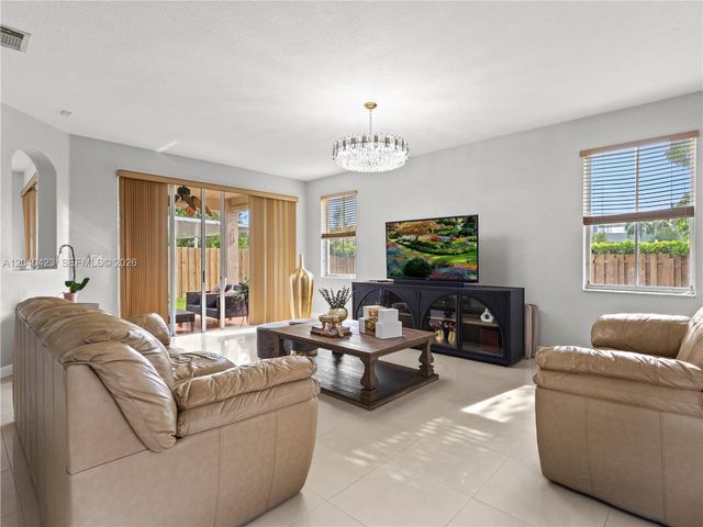 8542 NW 111th Court, Doral, FL 33178