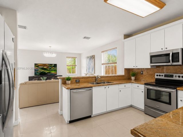 8542 NW 111th Court, Doral, FL 33178