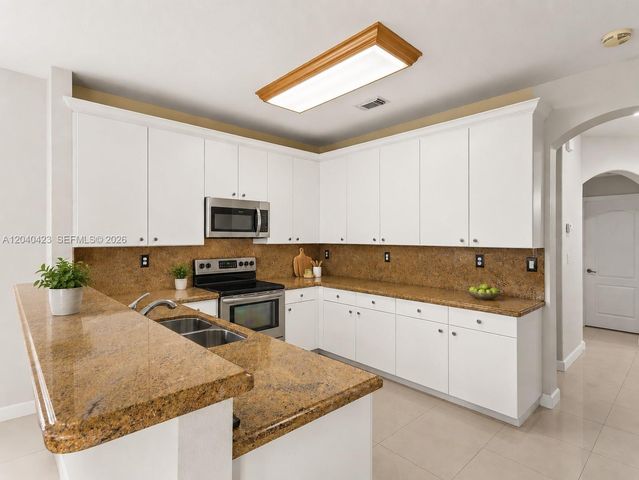 8542 NW 111th Court, Doral, FL 33178