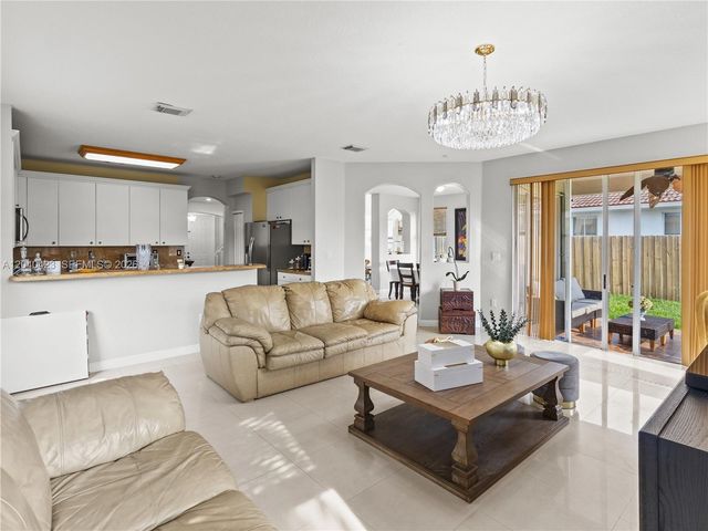 8542 NW 111th Court, Doral, FL 33178