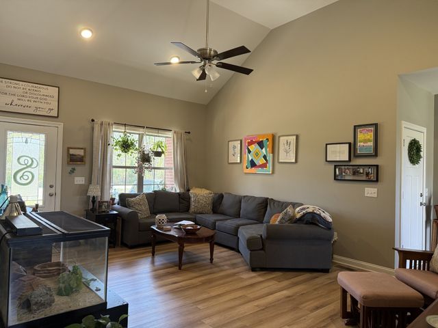 731 Mount Vernon Rd, Bethpage, TN 37022