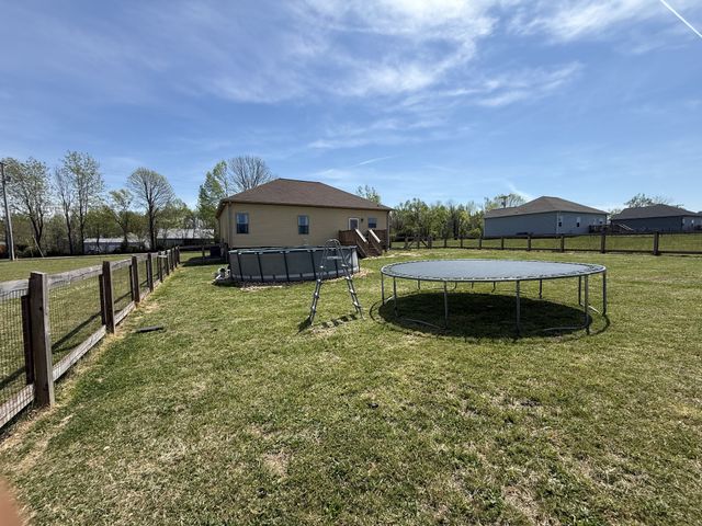 731 Mount Vernon Rd, Bethpage, TN 37022