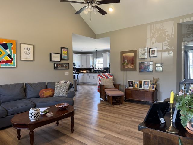 731 Mount Vernon Rd, Bethpage, TN 37022